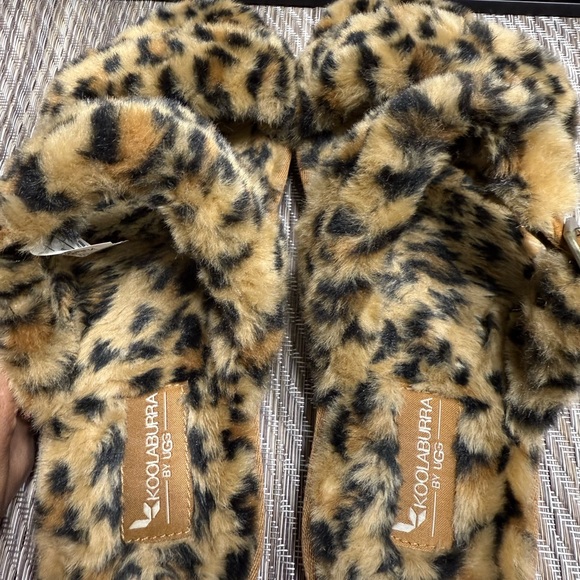 Koolaburra Furry Leopard Print Slippers Women SZ 8 Box4 - Picture 5 of 7